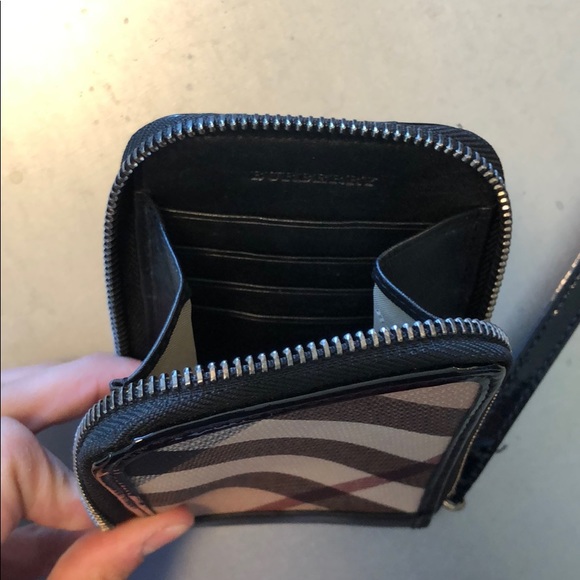 Burberry “Nova Check” zip-round Wristlet - Picture 3 of 3